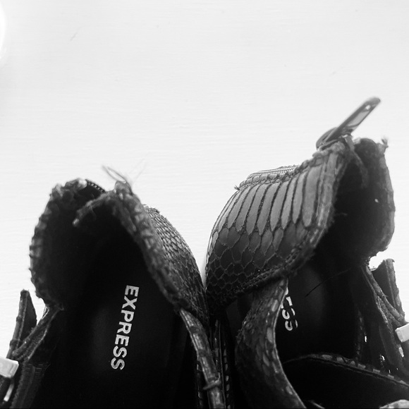 Express  snakeskin  print  block  boots black size 10 new - Picture 8 of 10